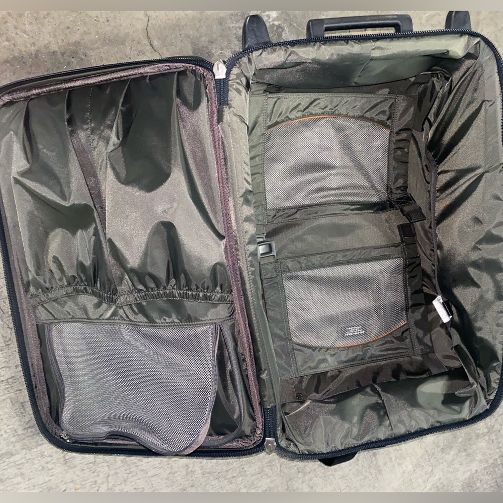Briggs & Riley Carry On Suitcase - Picture 2 of 11